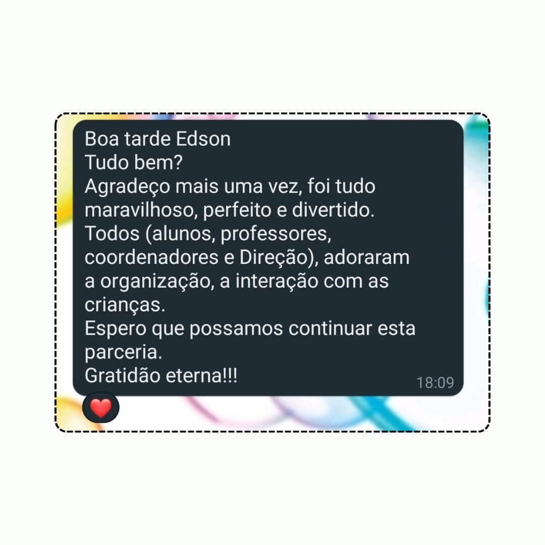 feedback positivo de uma cliente satisfeita com a recreação infantil do aniversário do filho dela